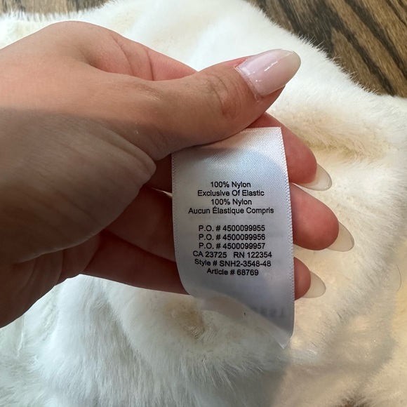 Aritzia furry sweater - Picture 4 of 6